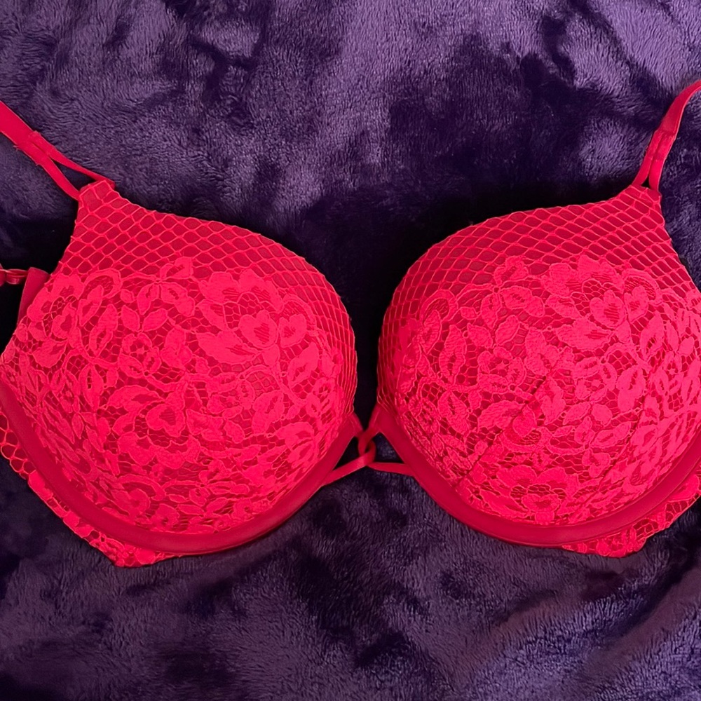 Victoria’s Secret Bombshell Add-2-cups Push-Up Bra
